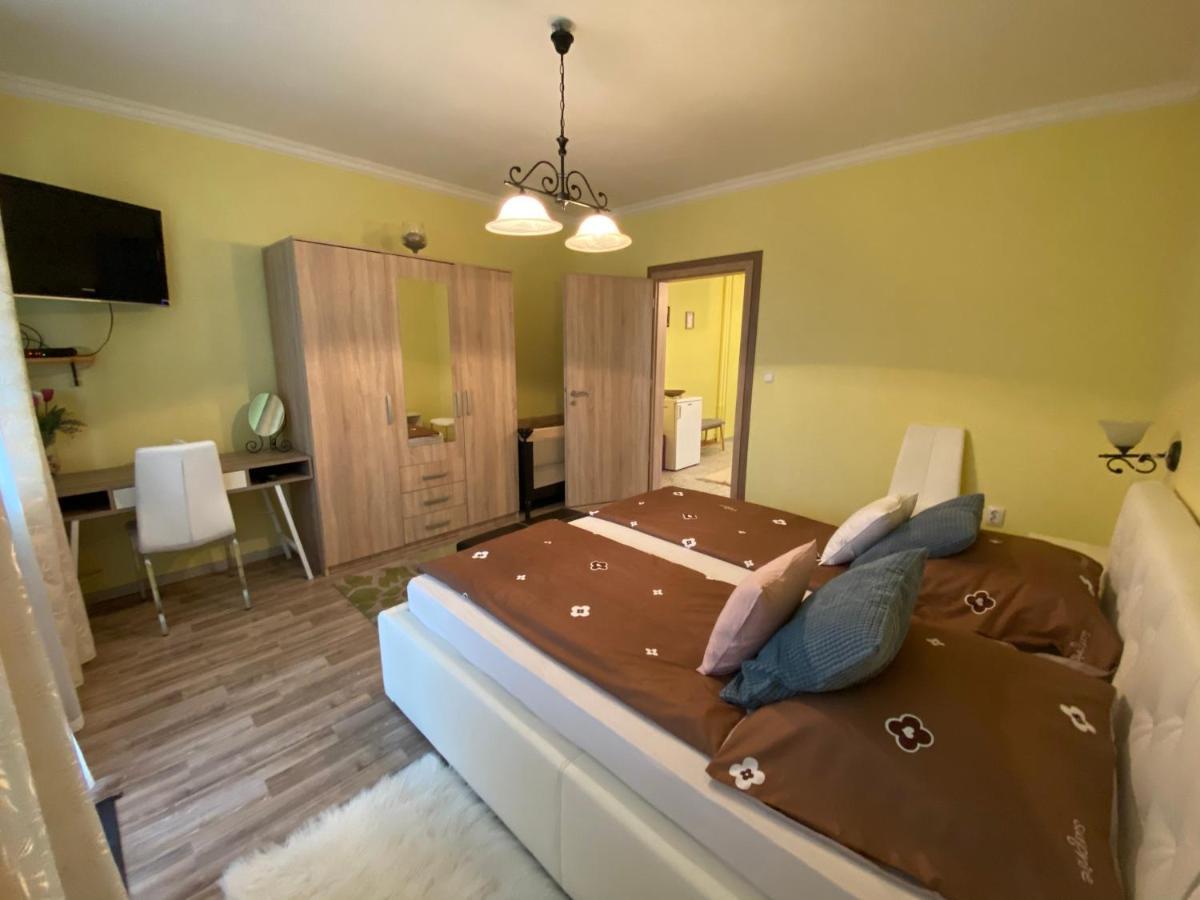 אגר Eszter Apartman מראה חיצוני תמונה
