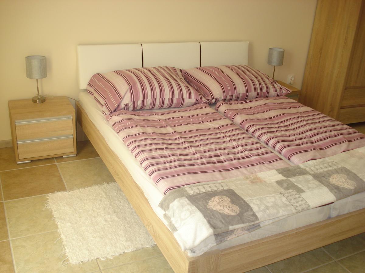 אגר Eszter Apartman מראה חיצוני תמונה